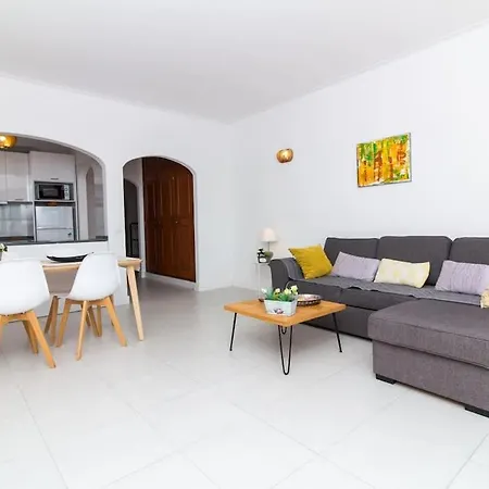 - Pool And Sea View & Center Apartment Albufeira