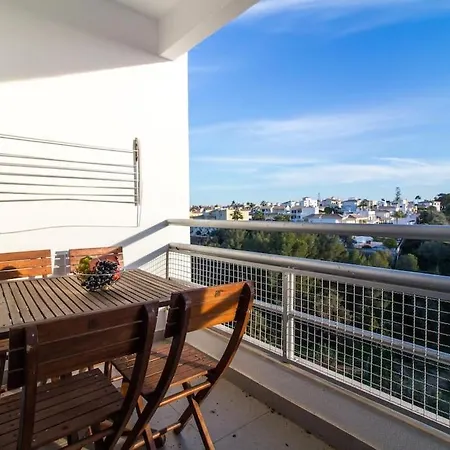 - Pool And Sea View & Center Apartment Albufeira